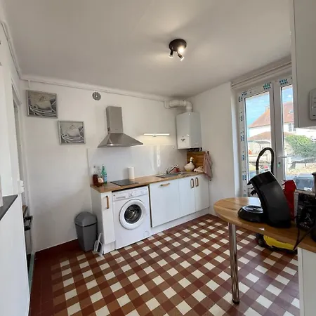 Maison 2 Chambres Tout Confort, A Proximite Du Port De La Plage, Salle De Jeux Pour Les Petits Et Les Grands Et Des Commerces Parking Privatif A Ouistreham 度假居